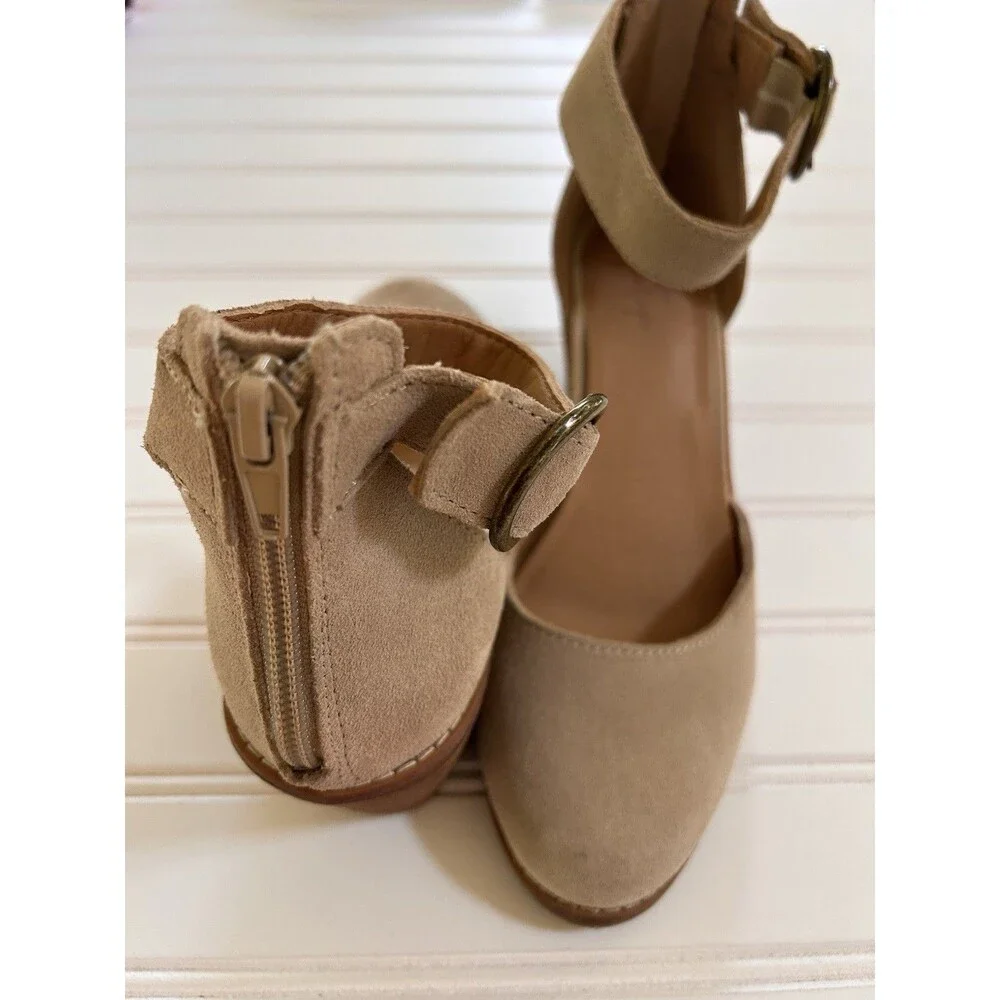 Crown Vintage Ladawen Wedge Heels Women 7M Beige Suede Strappy Buckle Pump Shoe